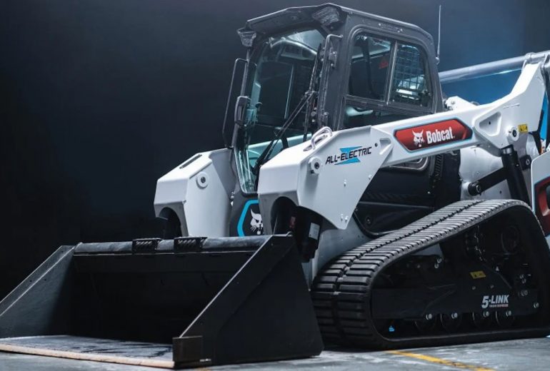 Bobcat T7X - первый в мире полностью электрический гусеничный мини-погрузчик