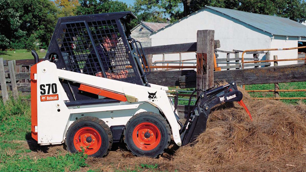 Bobcat S70 н работах в сельском хозяйстве