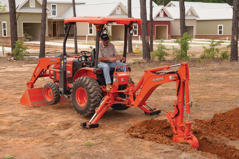 Экскаватор-погрузчик Kubota B26