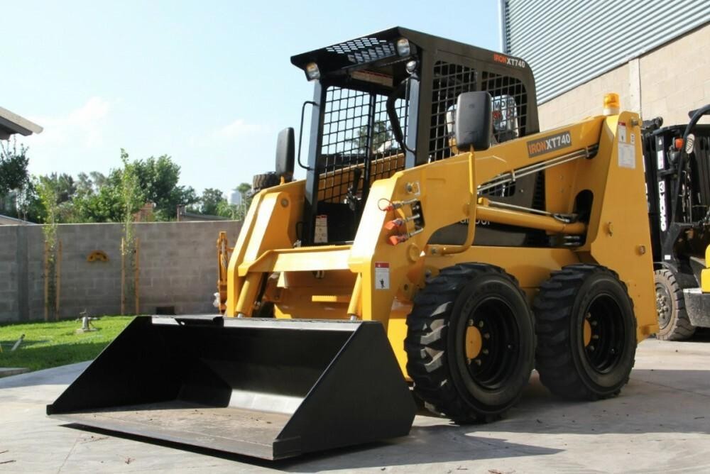 Мини погрузчик XCMG XT740