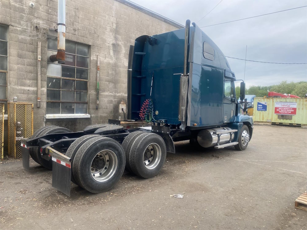 Freightliner Century Class 120 вид сзади