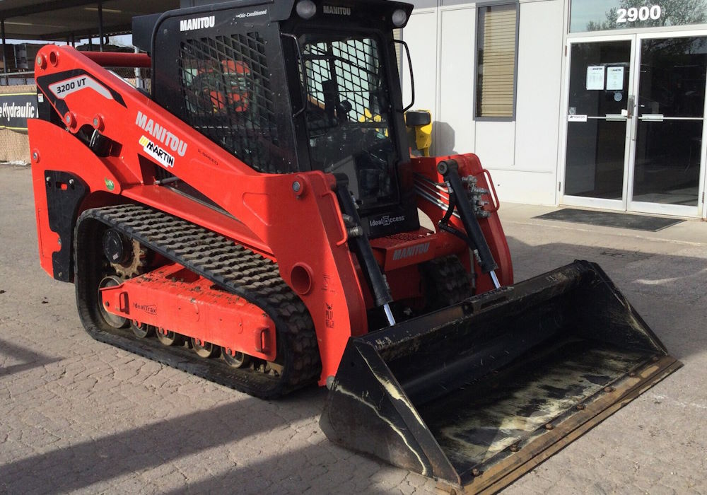 Гусеничный мини-погрузчик Manitou 3200VT