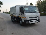 Вакуумная подметально уборочная машина MITSUBISHI FUSO KDM