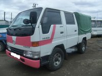 Полноприводный двухкабинник Toyota Hiace продам б/у