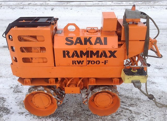 Грунтовый вибрационный каток Sakai RW700-F RAMMAX б у цена - Продажа и .